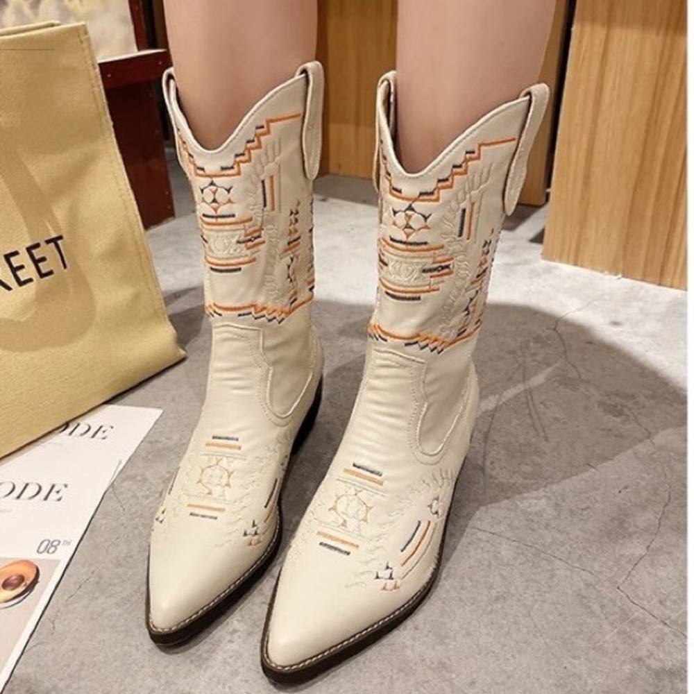 FESTIVAL EMBROIDERED cream Bohemian Aztec boho Pointy toe Heel Western Boots - Picture 5 of 6